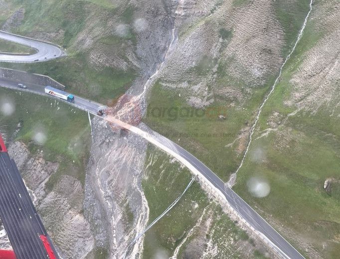 Frane e smottamenti, la Statale 21 resta chiusa. Il sindaco Ciaburro: "Mai visto un temporale così violento"