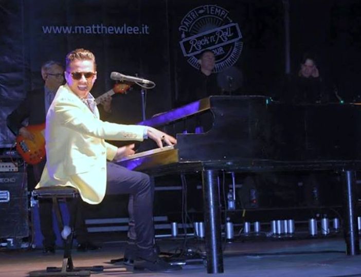 Matthew Lee, vincitore della categoria “Giovani” al Coca-Cola Summer Festival suonerà nel Parco del Castello di Carrù Matthew Lee, vincitore della categoria “Giovani” al Coca-Cola Summer Festival suonerà nel Parco del Castello di Carrù