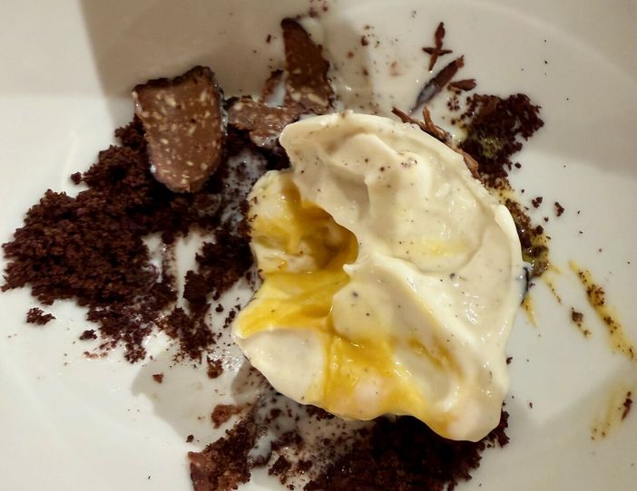 Ovum Regale: sembra un uovo, ma è un dessert