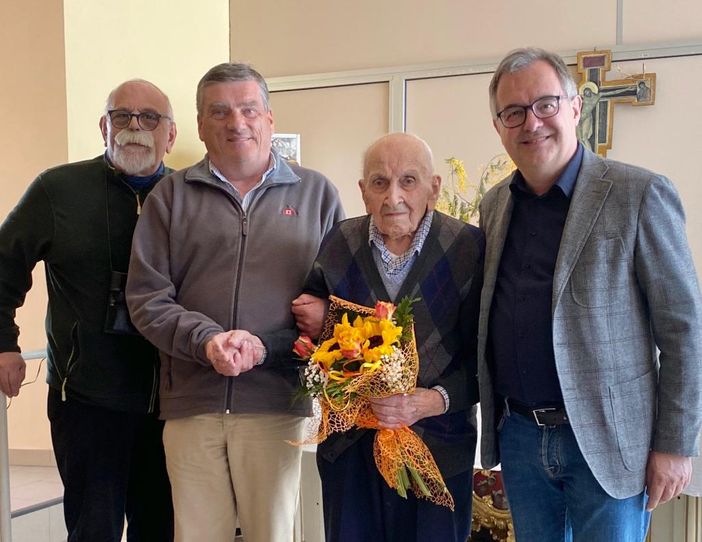Busca ha festeggiato i 101 anni dell'alpino Luigi Bonfante