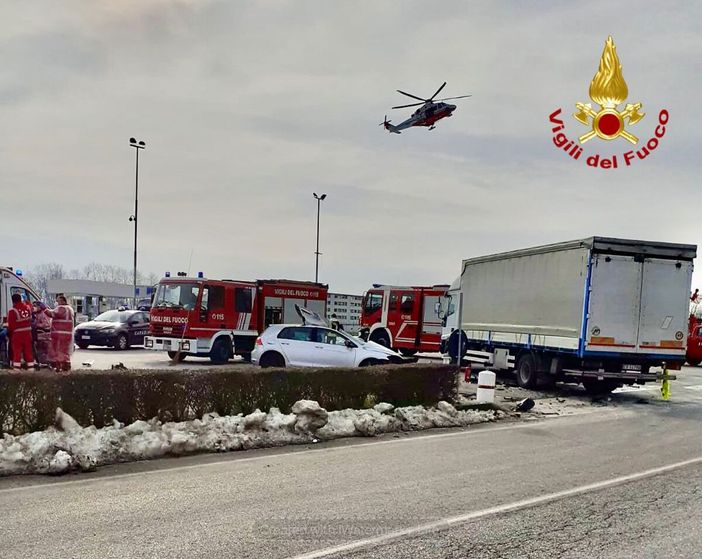 Auto fuori strada a Roccaforte Mondovì