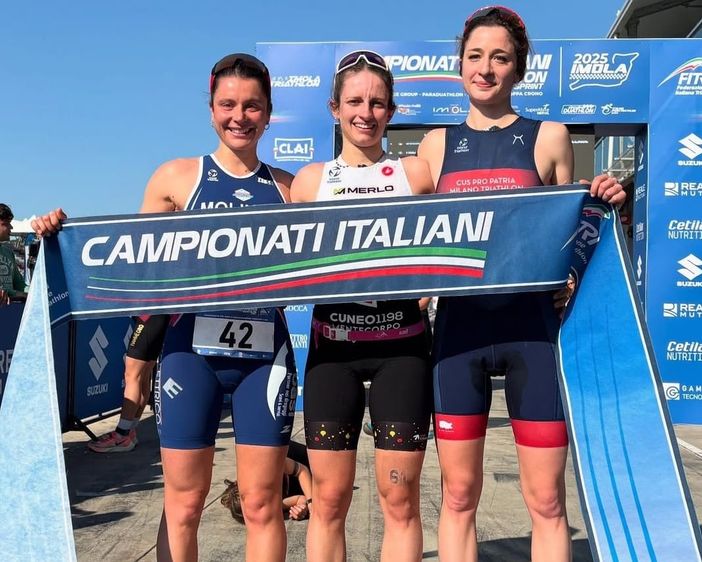 Titolo italiano per Noemi Bogiatto (al centro)