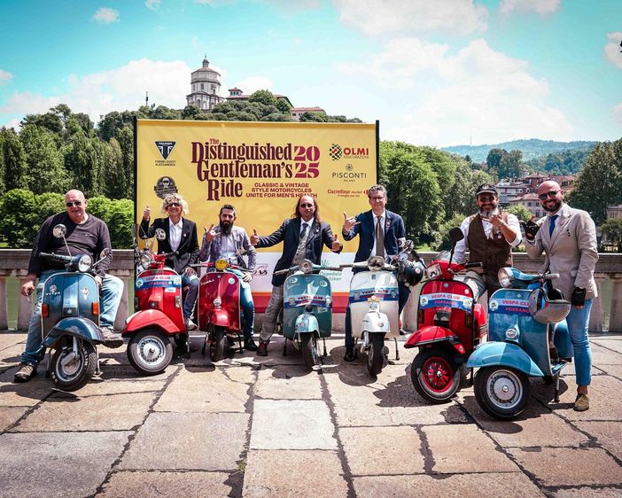 Il Vespa Club Fossano alla "Distinguished Gentleman's Ride" di Torino: stile, solidarietà e passione su due ruote Il Vespa Club Fossano alla "Distinguished Gentleman's Ride" di Torino: stile, solidarietà e passione su due ruote