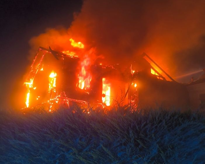 La casa a fuoco in piazzetta degli Orti a Cherasco