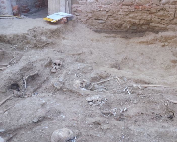 Saluzzo, piccolo cimitero delle Clarisse ritrovato