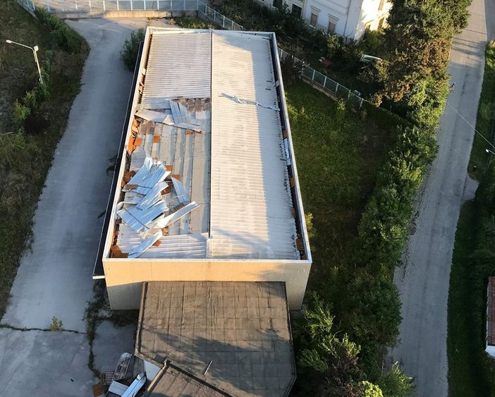 Il capannone visto dall'alto (foto Giovanni "John" Aimo)