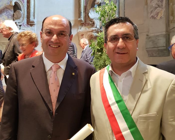 Enzo Desco con il vicesindaco di Martiniana Po Marco Bianco