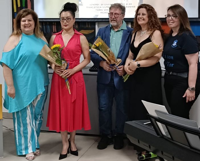Branca Lore Muller presidente Libertas San Giorgio, Chaoting Zhang pianista, Pier Burdese insegnante di musica lirica, Daniela Quaglia soprano e Elena Franco vice presidente Libertas San Giorgio