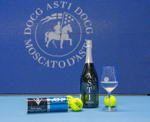 L'Asti Docg sotto i riflettori internazionali con i Campionati del tennis a Newport e Amburgo