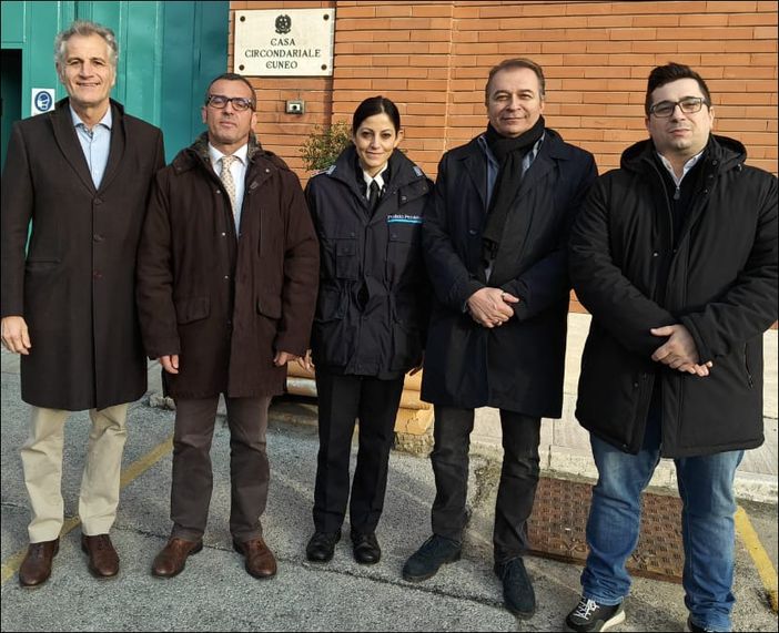 Bongioanni, Garnero e Scotti, incontro al Carcere di Cuneo: "La Polizia Penitenziaria non può essere ostaggio dei detenuti" Bongioanni, Garnero e Scotti, incontro al Carcere di Cuneo: "La Polizia Penitenziaria non può essere ostaggio dei detenuti"