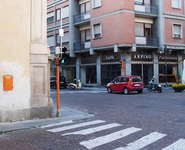 Bra, “Come mai non c’è più la telecamera all’incrocio sitato fra Via Cavour e Via Principi di Piemonte?”