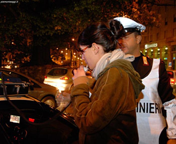 Pioggia di patenti ritirate nel weekend della Granda: denunciati 11automobilisti