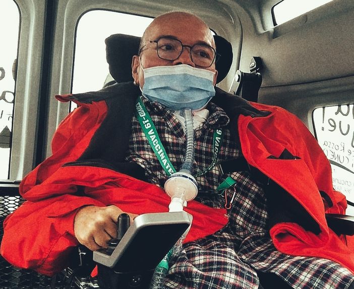 Il cuneese Max Caramazza: "Da anni partecipo ad una cura sperimentale. Il vaccino è arrivato in fretta anche grazie ai miei dati"