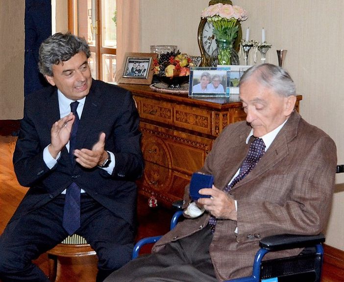 Il presidente BAM Giovanni Cappa (a sinistra) applaude Rino Filippi Il presidente BAM Giovanni Cappa (a sinistra) applaude Rino Filippi