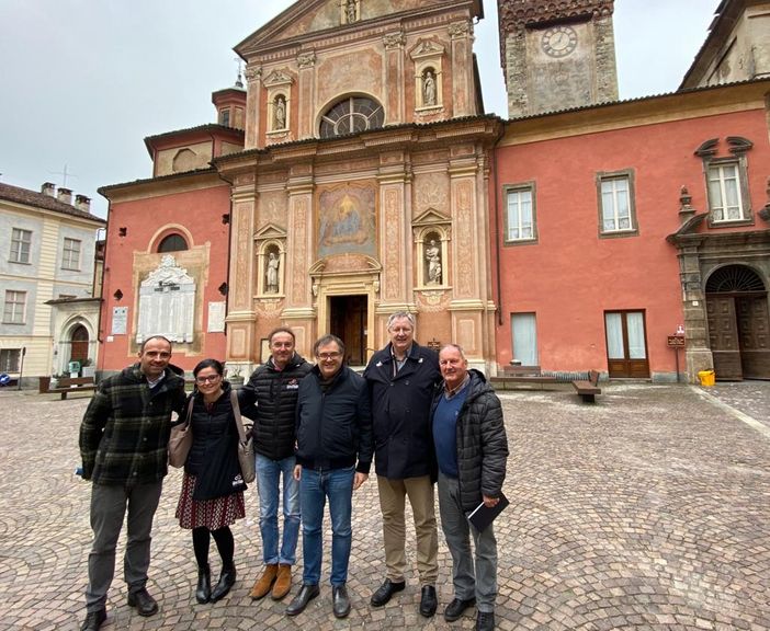 Il sindaco Marco Gallo e l'assessore allo Sport Diego Bressi hanno accompagnato gli organizzatori - per Rcs Sergio Trossarello, per l'E Giro il direttore Roberto Salvador e Serena Danesi - in una visita alla città Il sindaco Marco Gallo e l'assessore allo Sport Diego Bressi hanno accompagnato gli organizzatori - per Rcs Sergio Trossarello, per l'E Giro il direttore Roberto Salvador e Serena Danesi - in una visita alla città