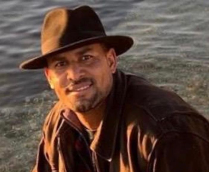 “Storia di Materiali e Passioni”: in prima nazionale a Dronero la mostra dell’artista capoverdiano Arlindo Sousa Alves “Storia di Materiali e Passioni”: in prima nazionale a Dronero la mostra dell’artista capoverdiano Arlindo Sousa Alves