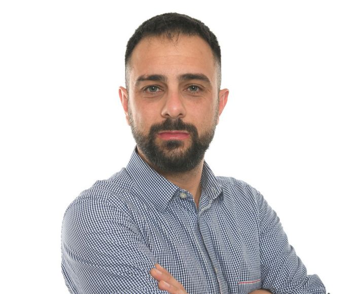 Cuneo culla di talenti: Marco Alba "dipinge" le emozioni con la luce al Teatro Regio di Torino