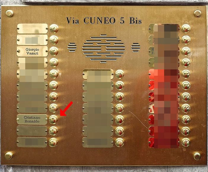 CR7 prende casa a Torino nel quartiere Aurora. Ma è l’ironia di via Cuneo