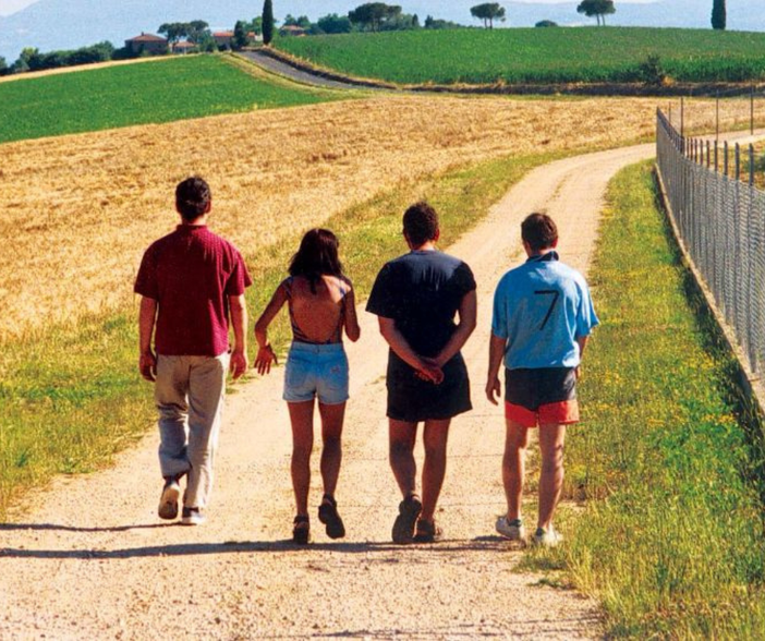 Emmaus: 30 anni di cooperazione sociale al servizio della comunità Emmaus: 30 anni di cooperazione sociale al servizio della comunità