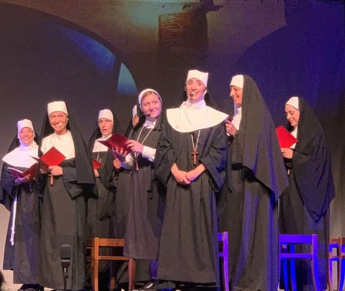 Ultimi posti disponibili per il musical benefico "Una suora in tacchi a spillo"