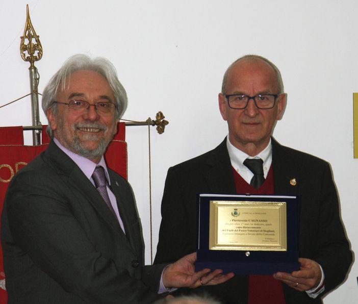 Dogliani: il corpo dei vigili del fuoco ha festeggiato i 130 anni Dogliani: il corpo dei vigili del fuoco ha festeggiato i 130 anni