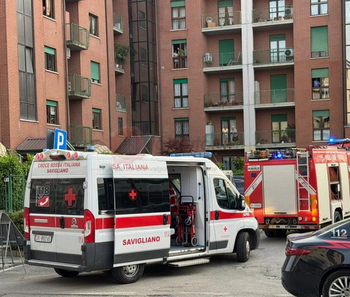 I mezzi di 118 e Vigili del Fuoco in via Trento I mezzi di 118 e Vigili del Fuoco in via Trento