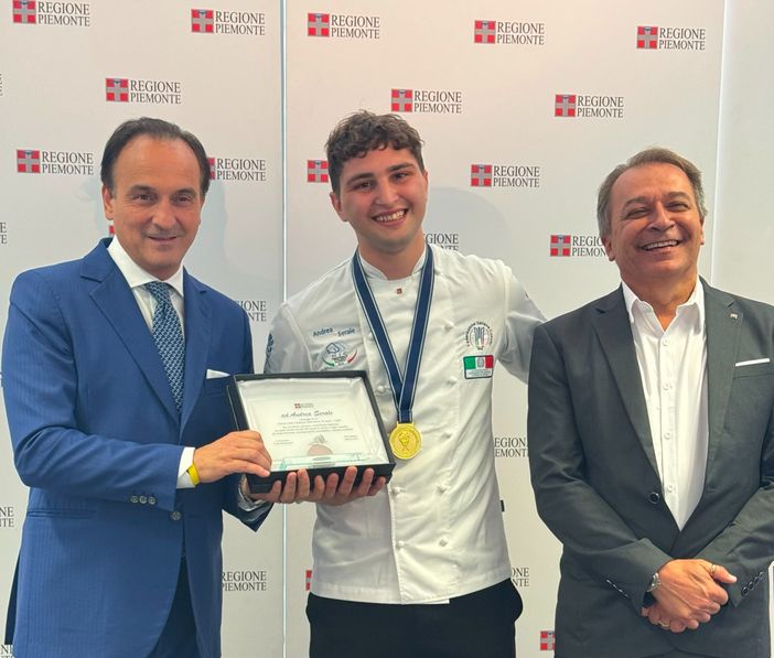 Al Grattacielo della Regione Andrea Serale, lo chef piemontese medaglia d’oro al Global Chefs Challenge 2026 Al Grattacielo della Regione Andrea Serale, lo chef piemontese medaglia d’oro al Global Chefs Challenge 2026