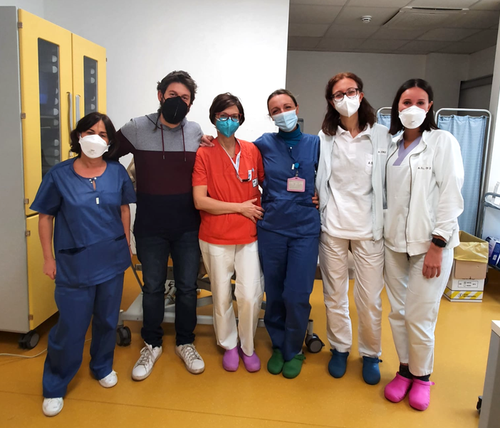 L'équipe vaccinale impegnata nell'open day tenuto ieri a Verduno per la donne in gravidanza e in allattamento