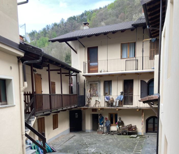 Il cortile dell'ecomuseo di Castelmagno