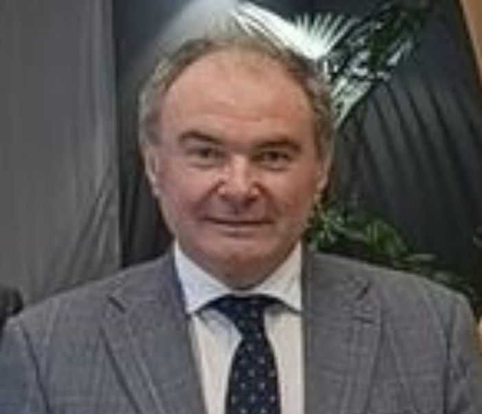 Il saluto dei colleghi a Meo Rainero, vice direttore della CR Savigliano da oggi in pensione