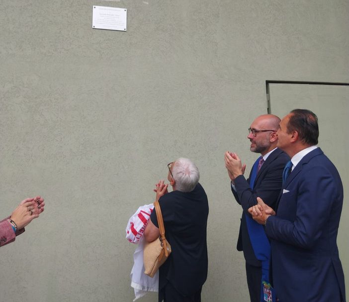 Lo scoprimento della targa Lo scoprimento della targa