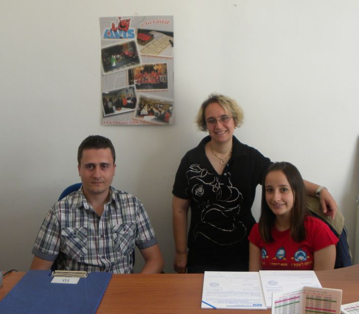 Nella foto Nicola Garazzino, la segretaria AVIS Cherasco Ileana Lottario e la stagista Alice Fiorini