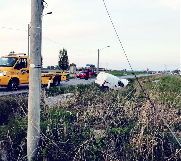 Scontro fra auto e furgone sulla provinciale 422 fra Margarita e Beinette