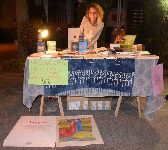 Dalla parrucchiera c'è l'angolo lettura: il book crossing arriva a Carrù