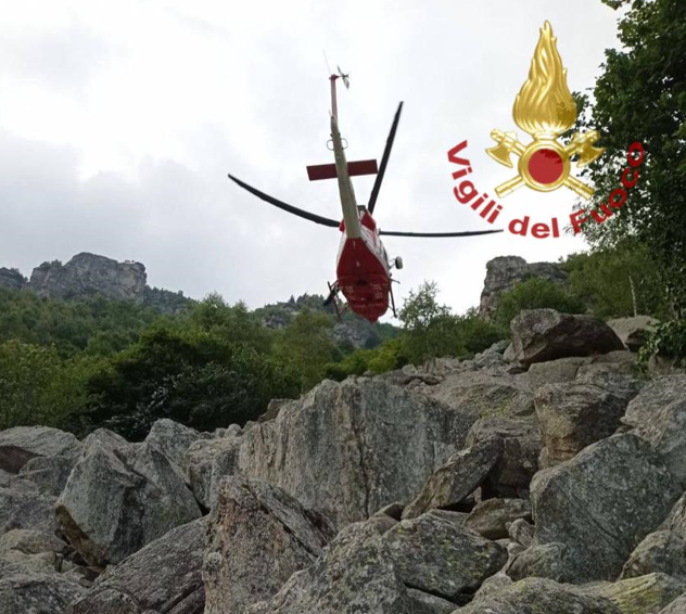 Cavallo precipita in una pietraia a Sant'Anna di Roccabruna, interviene l'elicottero dei vigili del fuoco da Torino