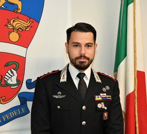 Il capitano Giuseppe Santoro, comandante della Compagnia dei Carabinieri di Alba Il capitano Giuseppe Santoro, comandante della Compagnia dei Carabinieri di Alba
