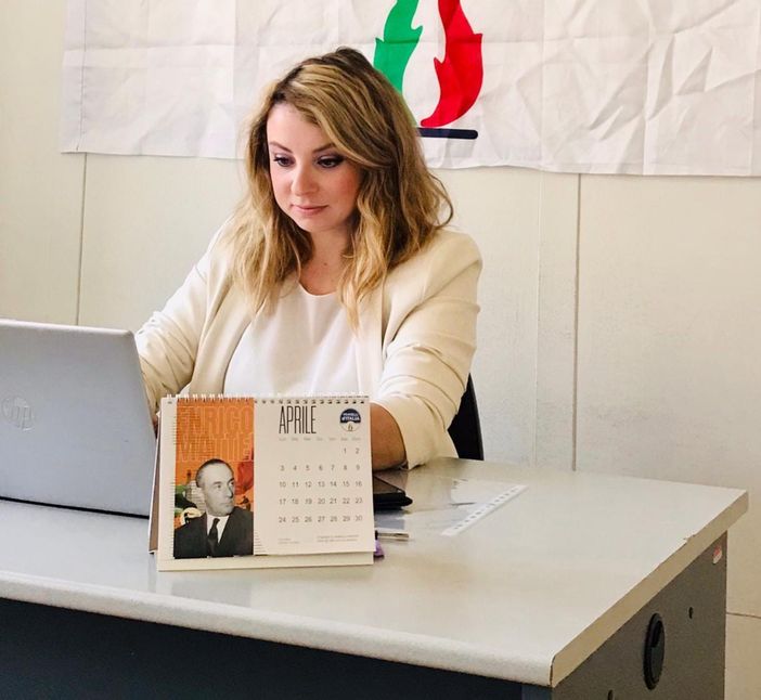 "Auguri alle mamme, il vostro amore è energia, vero motore del mondo"