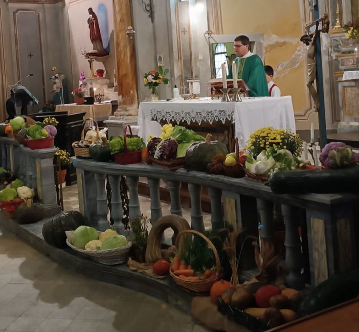 Ceresole d'Alba celebra la Giornata del Ringraziamento: omaggio agli agricoltori Ceresole d'Alba celebra la Giornata del Ringraziamento: omaggio agli agricoltori