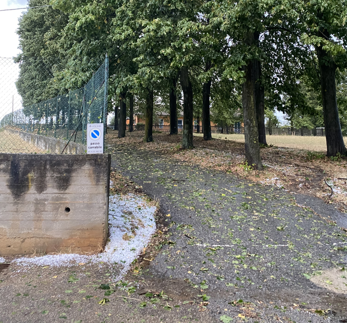 Una zona di Bra dove è caduta la grandine Una zona di Bra dove è caduta la grandine