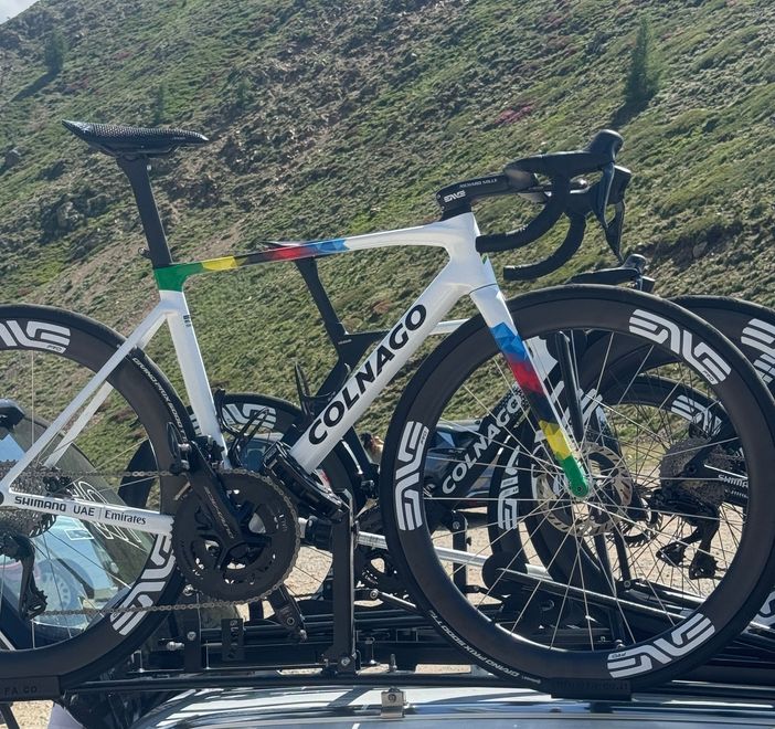 Tadej Pogacar al lavoro a Isola 2000: il campione sloveno si allena in vista del Tour de France [VIDEO]