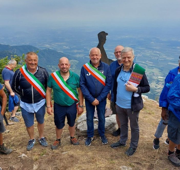 L'inaugurazione della targa ricordo a Genio, Eugenio Chialvo