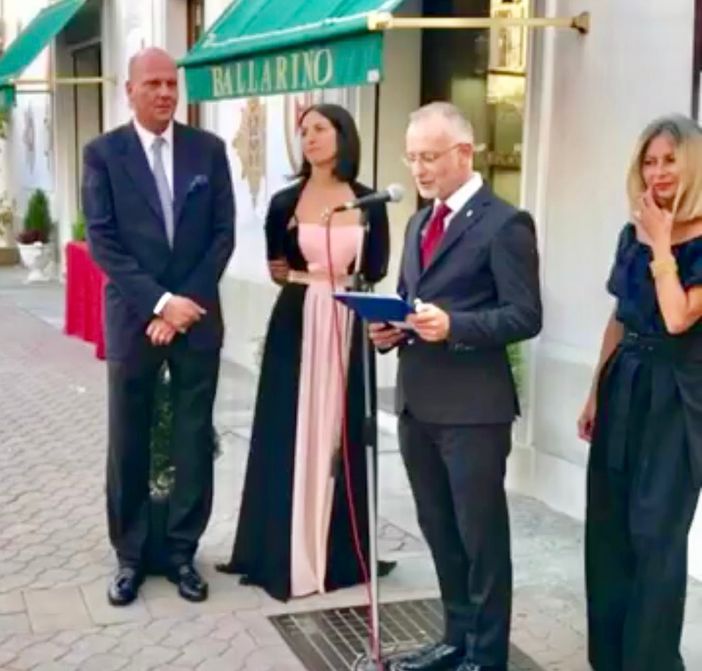 Apre oggi al pubblico a Cavour (TO), la mostra "Dame e Cavalieri" Apre oggi al pubblico a Cavour (TO), la mostra "Dame e Cavalieri"