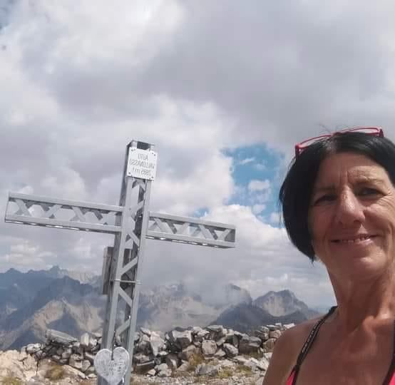 Foto e dipinti di Silvana Cesano nell'antico Lazzaretto di Borgata Caudano a Stroppo