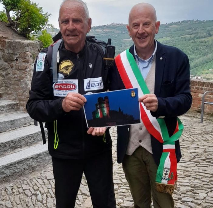 Alessandro Belliere con il sindaco di Serralunga Sergio Moscone