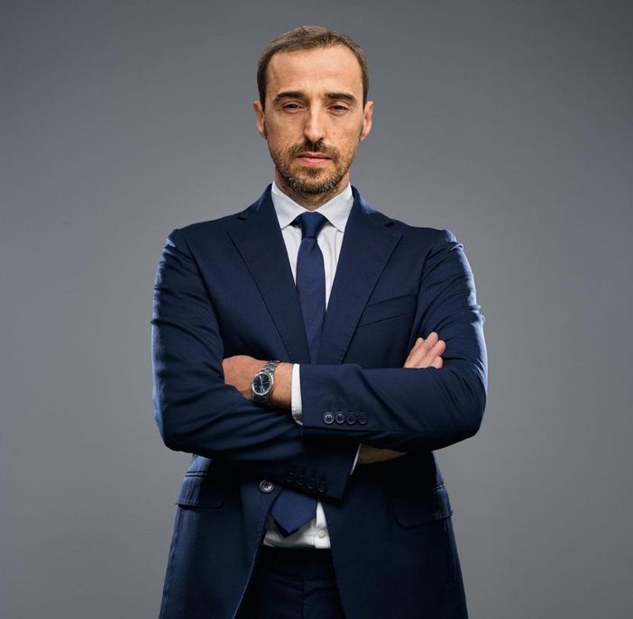 Alessandro Cianciaruso scommette sulla formazione: 'Nel cielo del futuro voleranno i talenti che sapremo formare oggi' Alessandro Cianciaruso scommette sulla formazione: 'Nel cielo del futuro voleranno i talenti che sapremo formare oggi'