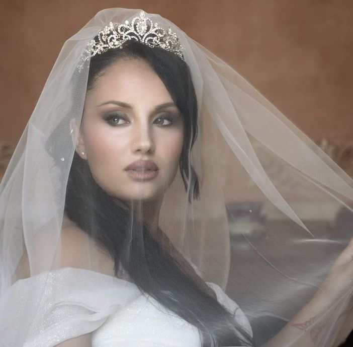 Per il tuo giorno più bello è importante saper coordinare l'abito, l'acconciatura e gli accessori Per il tuo giorno più bello è importante saper coordinare l'abito, l'acconciatura e gli accessori