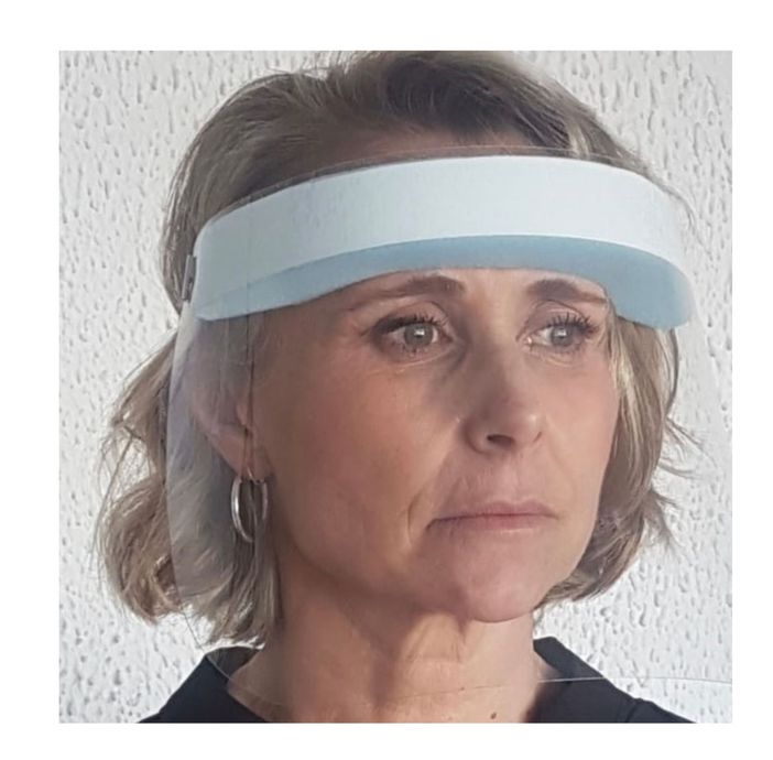 Visiere per commercianti e artigiani fossanesi in dono dalla Fondazione Sordella