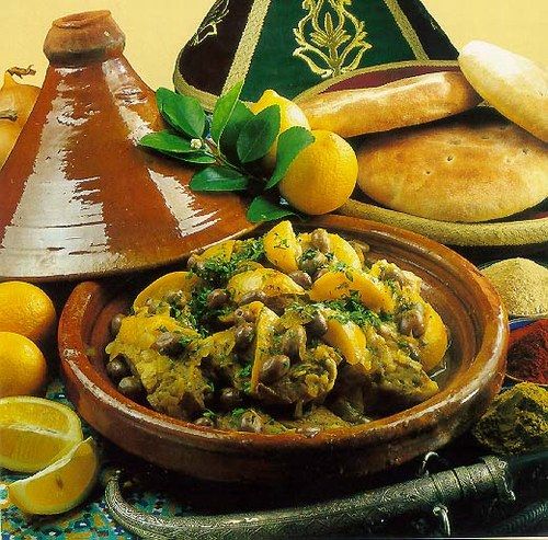 Un piatto di Tajine marocchino Un piatto di Tajine marocchino