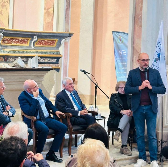 Frabosa Soprana consegna il premio “Simpatia” a Giovanni Quaglia Frabosa Soprana consegna il premio “Simpatia” a Giovanni Quaglia