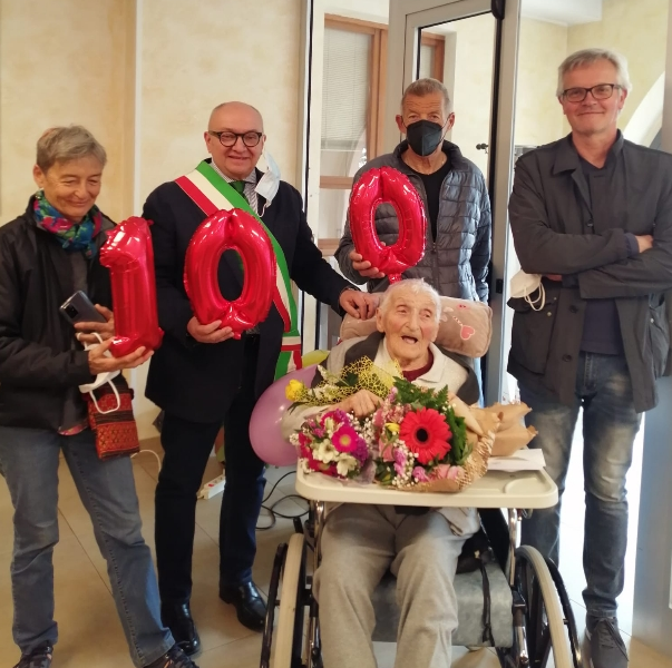 Moretta in festa per i cento anni per la signora Maddalena Cossotto
